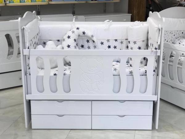 Многу малку користено бебешко креветче