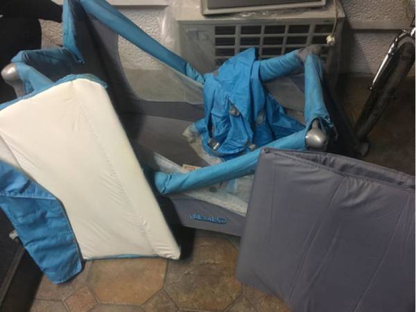 Креветче за спиење со дел за преповивање + дормео душек