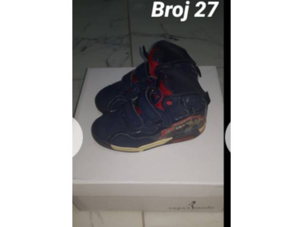 Gumeni cizmicki broj 28 i patiki broj 27