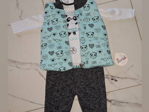 Trodelen komplet  so etiketa za devojce 18 meseci