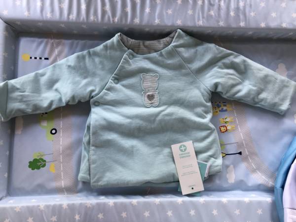 OKAIDI НОВО со етикета - дебелко мекичко јакниче/блуза за бебе